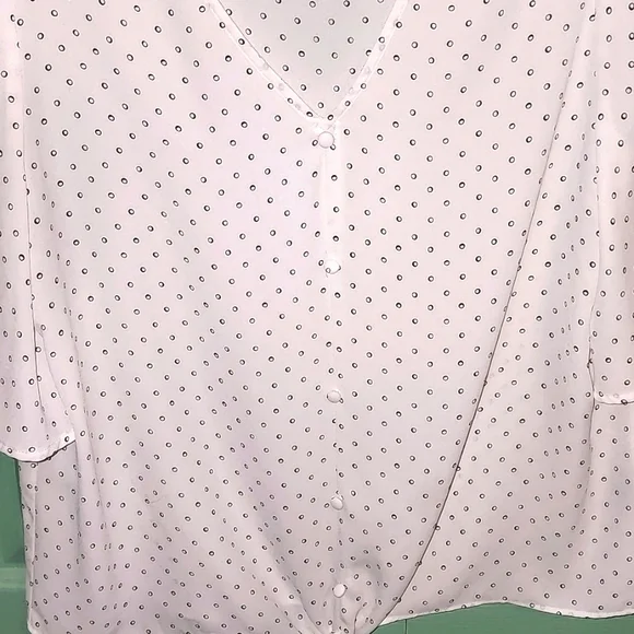 APT 9 Top - Cute Tie Front - Like New - Flutter Sleeves  (Size L) - Picture 5 of 8